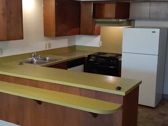 3rd image of 218 SE Clark Ave APT 6