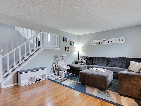 3rd image of 7185 Lauretta Ct