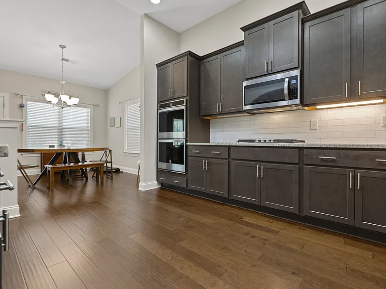 253 Woodward Way — Photo 15