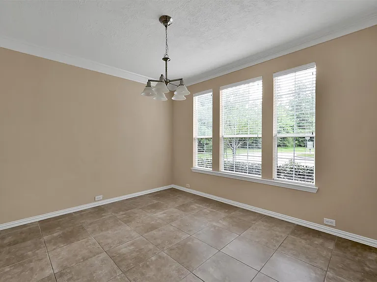 79 Chipwyck Way — Photo 5