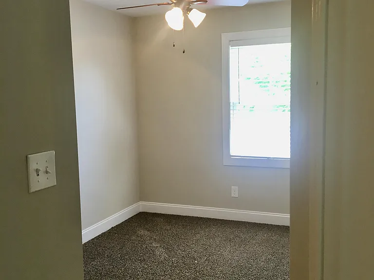 215 Capstone Dr — Photo 17