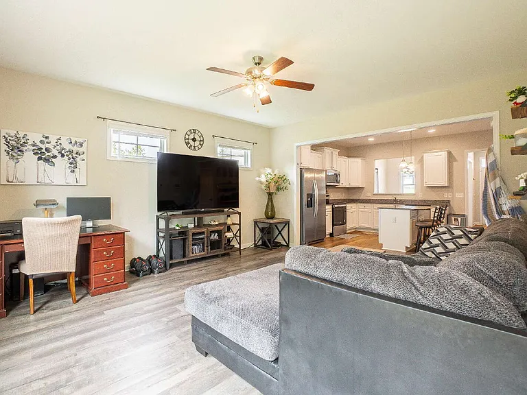 30 Ellis Cir — Photo 19