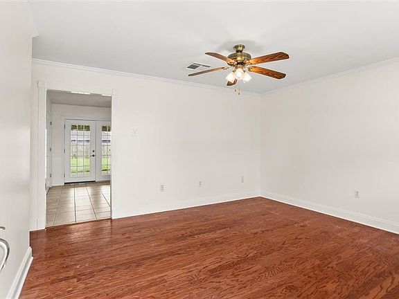 3rd image of 106 Zeta St