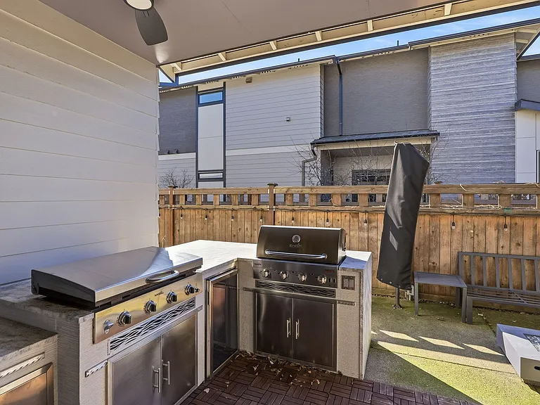 16536 SE Pleasant Valley Pkwy — Photo 18