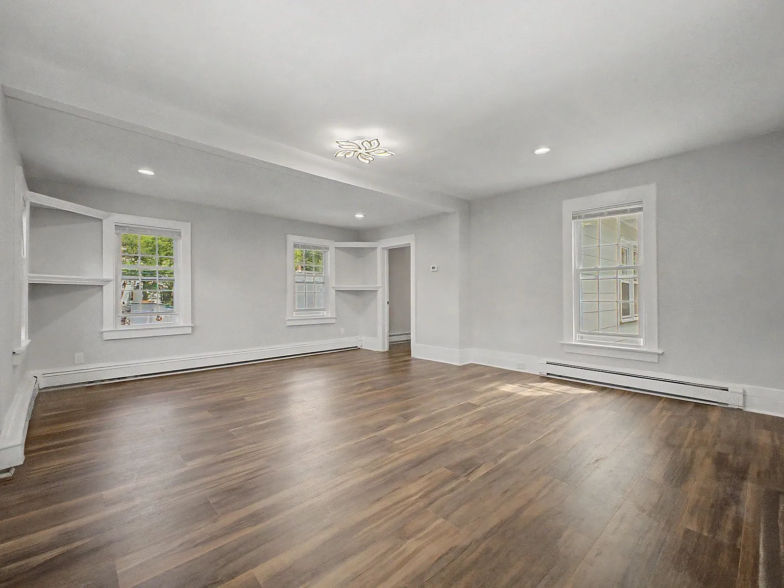 2 bed, 2.5 bath, 1130 sqft, $6,000 — Photo 4