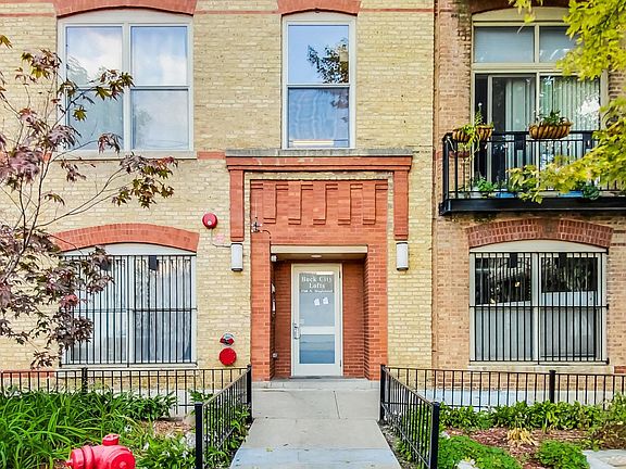 2nd image of 1740 N Maplewood Ave APT 312