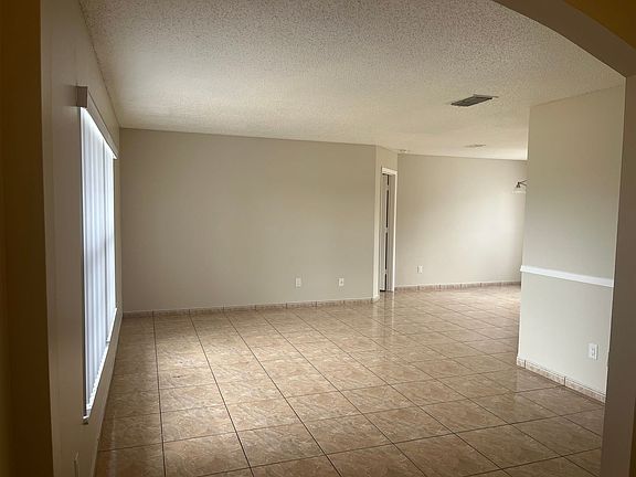 4th image of 12003 Vanilla Ct