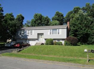 21 Green Farms Rd, Worcester, MA 01605