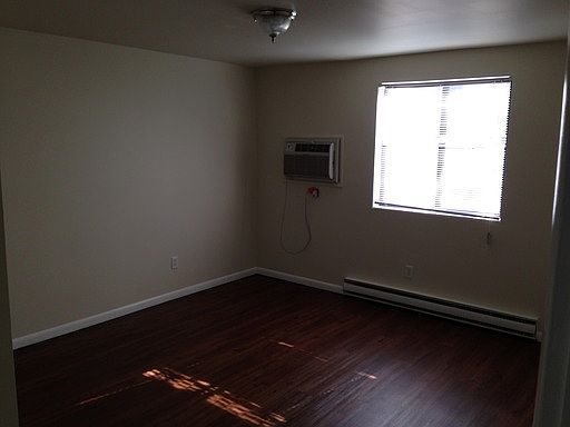 2nd image of 3823 Garrett Rd APT 204