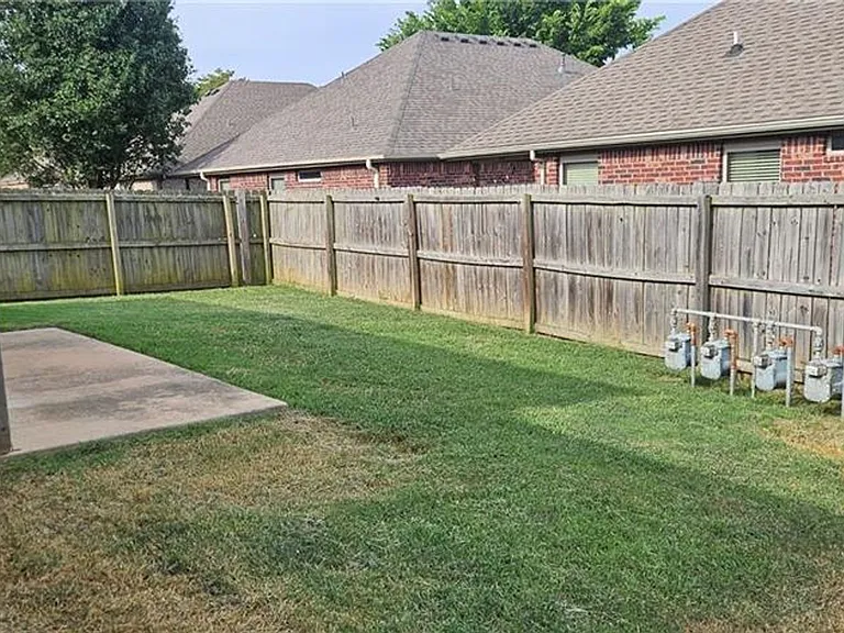 2641 N Villa Blvd — Photo 18