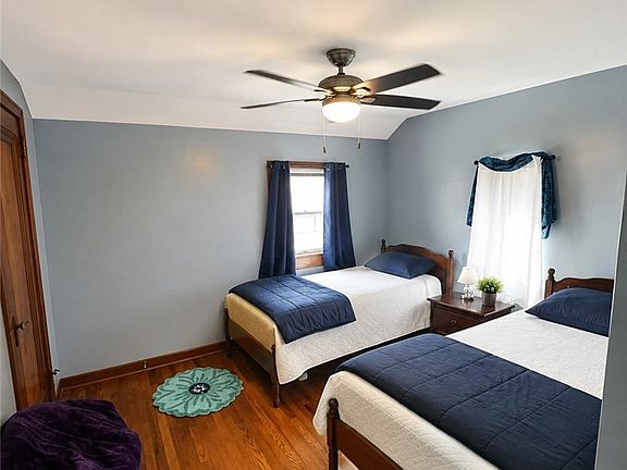 2nd image of 809 Joseph St