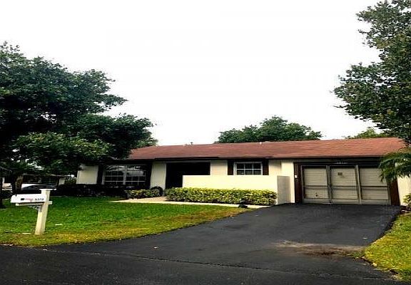 Home For Sale In Las Verdes