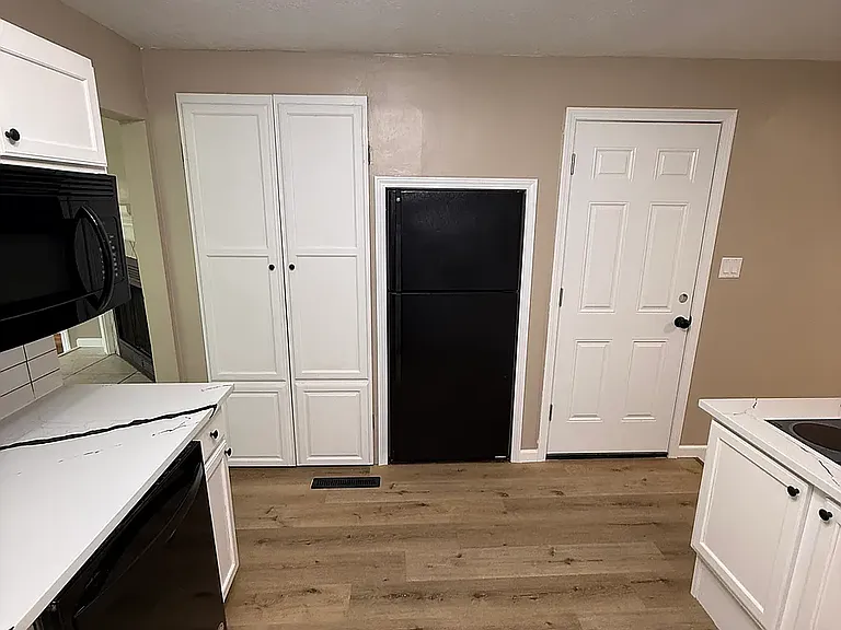 1458 Blaine Dr — Photo 10