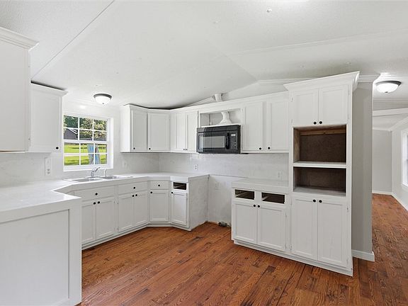 3rd image of 20905 N Lakeshore Dr