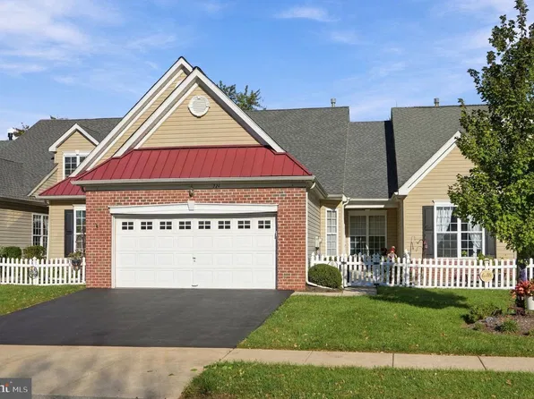 224 Dorchester Dr, Sellersville, PA 18960