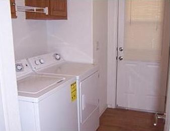 5th image of 1250 N Kirby St Space 36