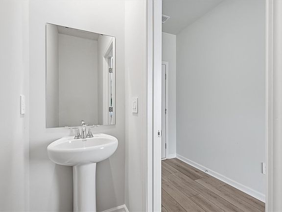 5th image of 270 Fair Cross Cir