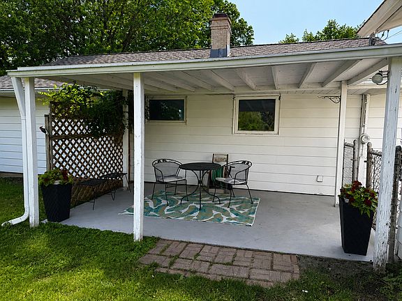 4th image of 338 Terrace Dr