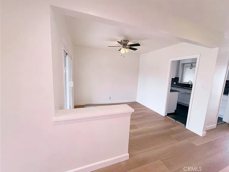 836 E Whitcomb Ave — Photo 7