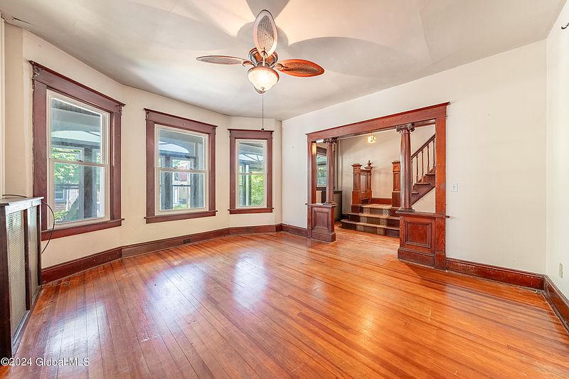 4th image of 24 Besch Avenue