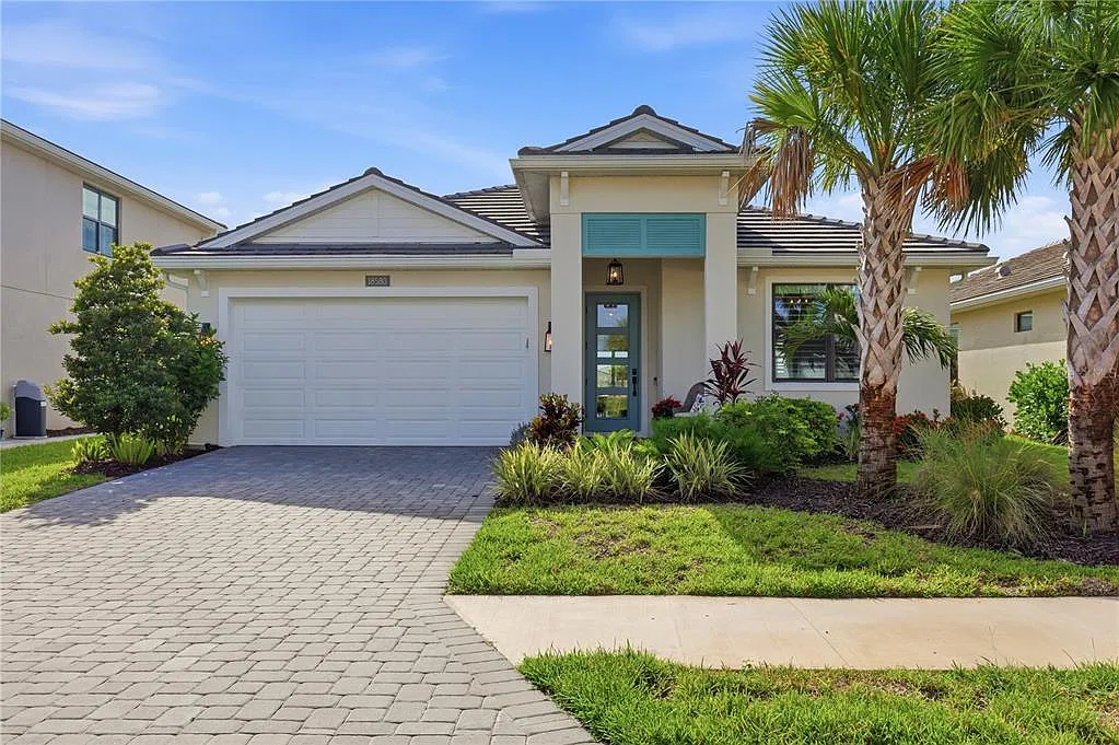 4 bed, 2.5 bath, 2238 sqft, $5,000 — Photo 1