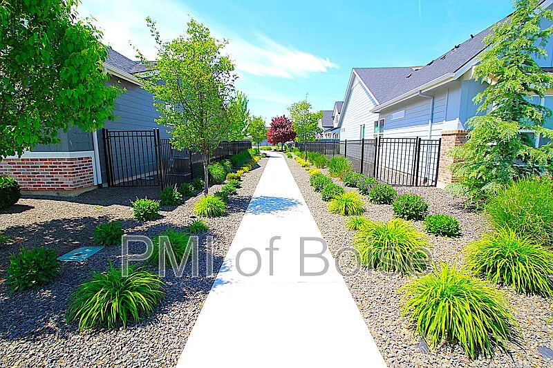Building Photo - 18285 Arch Haven Way