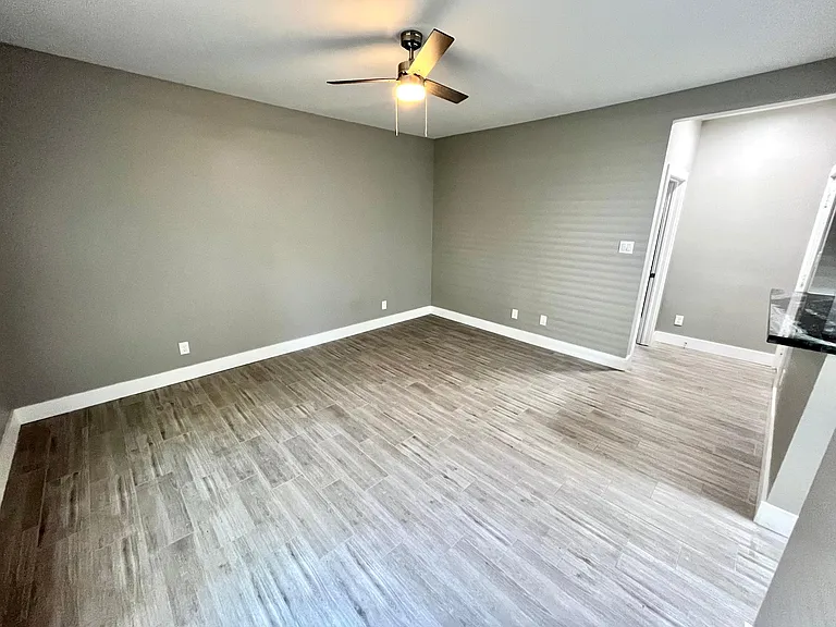 1230 Cortlandt St #1 — Photo 8