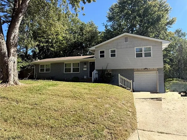 8003 Charlotte St, Kansas City, MO 64131