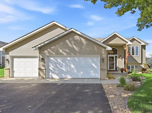952 S Chestnut St, Belle Plaine, MN 56011