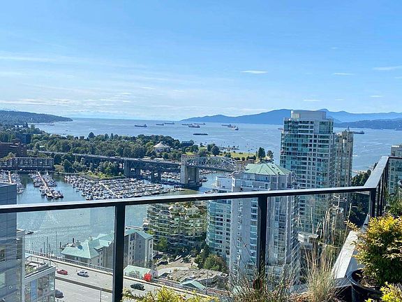 4th image of 583 Beach Cres #3601