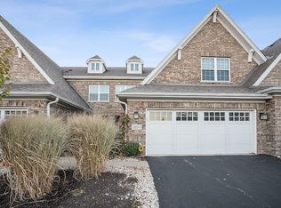 2250 Washington Dr, Northbrook, IL 60062