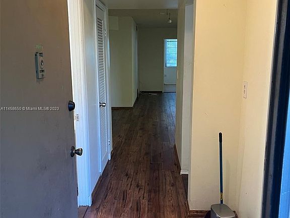 2nd image of 1670 NE 191st St #1053