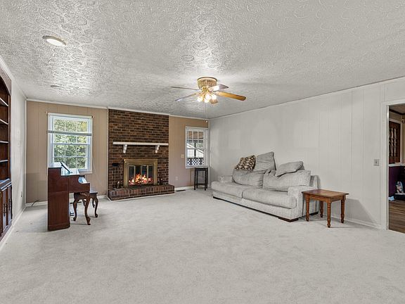 5th image of 607 N Palmers Chapel Rd