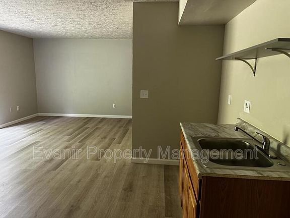 5th image of 3057 Idylwilde Blvd APT 1-B
