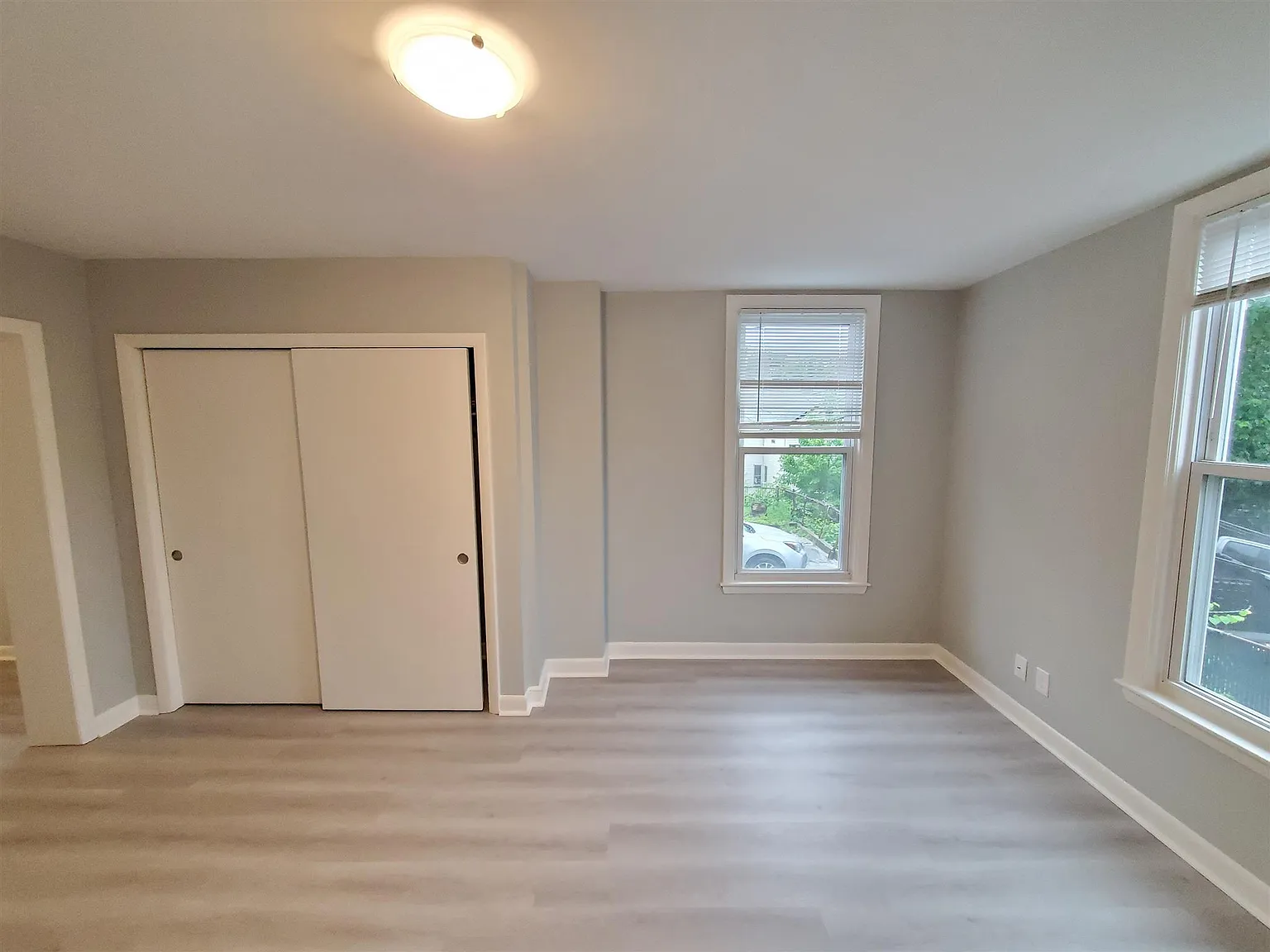 Studio, 400 sqft, $2,300 — Photo 3