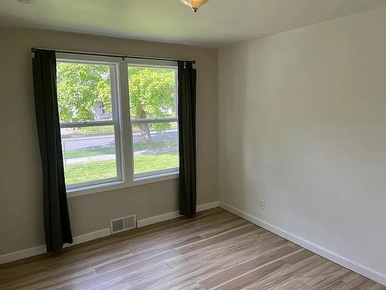 808 E Ermina Ave — Photo 10