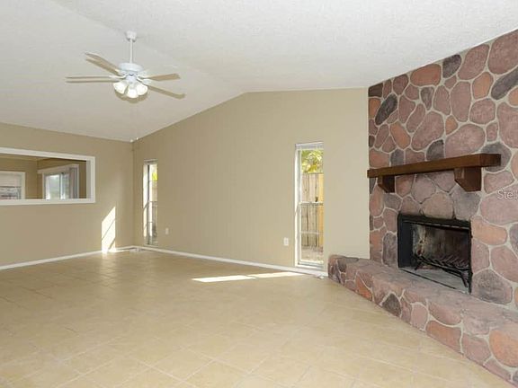 3rd image of 2325 Orangepointe Ave