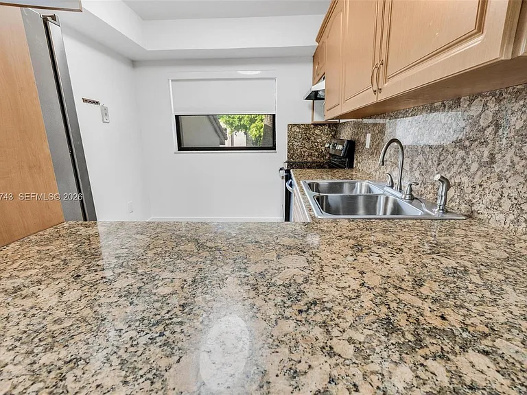 210 W Park Dr #2052 — Photo 4