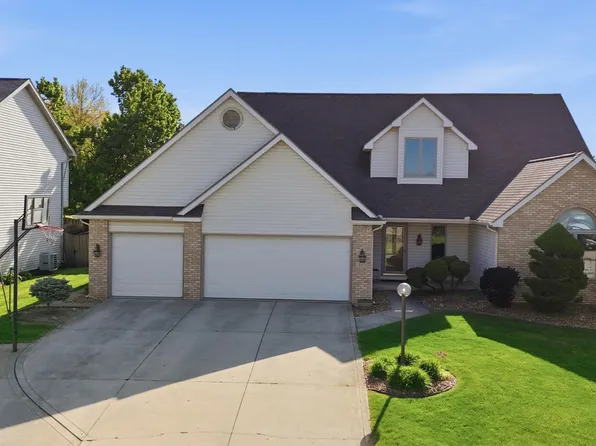 415 Ridge Hill Pl, Fort Wayne, IN 46804