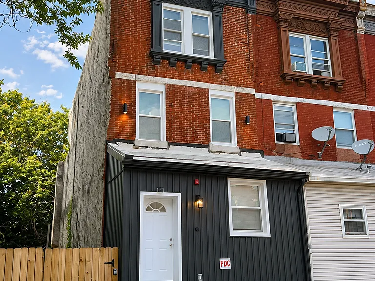 1527 W Westmoreland St — Photo 5