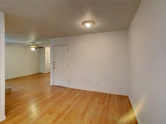 5th image of 2802 Kestrel Dr #B