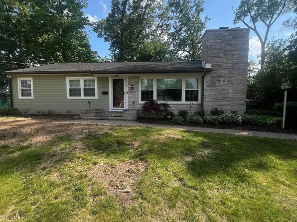 5 White Beech Ct, Ewing, NJ 08618