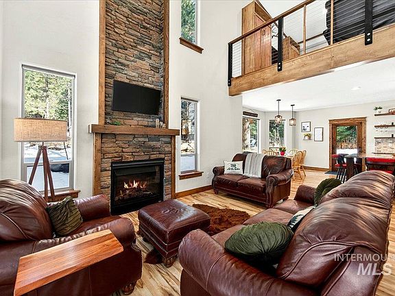 4th image of 292 Rio Vista Blvd