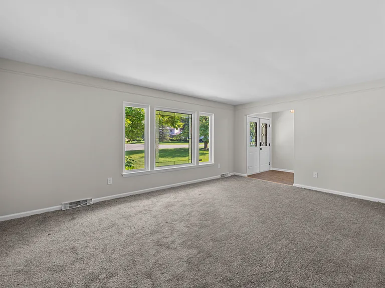 13404 Sequoia Ln N — Photo 36
