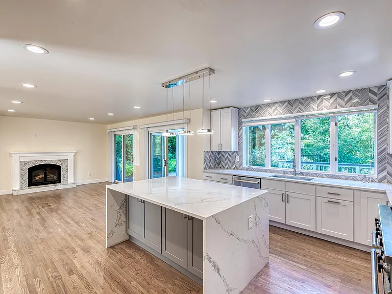 Open Concept of the kitchen that leads into the living room with great flow