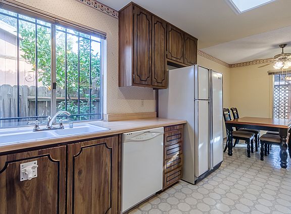 4th image of 7300 Dresher Park Way