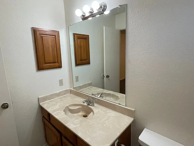 923 Simon Dr — Photo 27