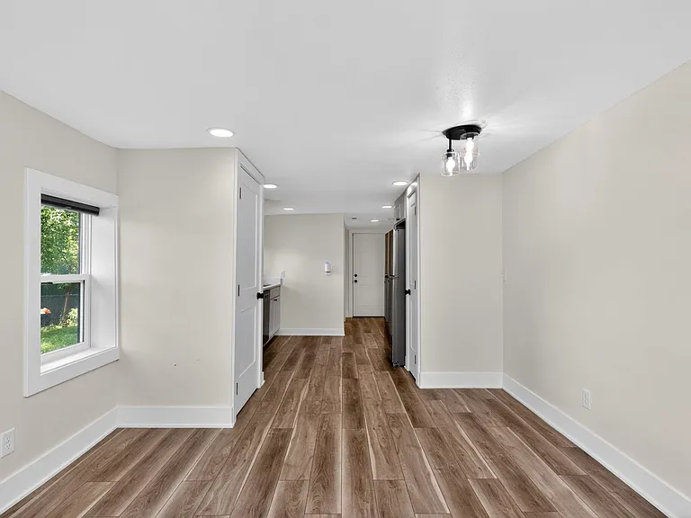 4076 Indianola Ave — Photo 7
