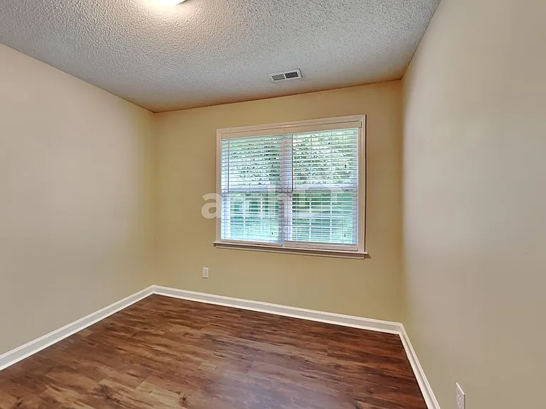 506 Westminster Dr — Photo 16