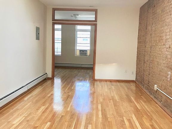 2nd image of 142 W 123rd St APT 4